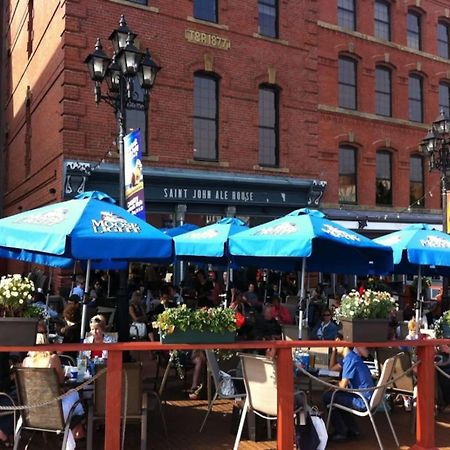 Bright Cozy Condo The Heart Of Uptown 2Bed Coffee & Tea Saint John Exteriör bild