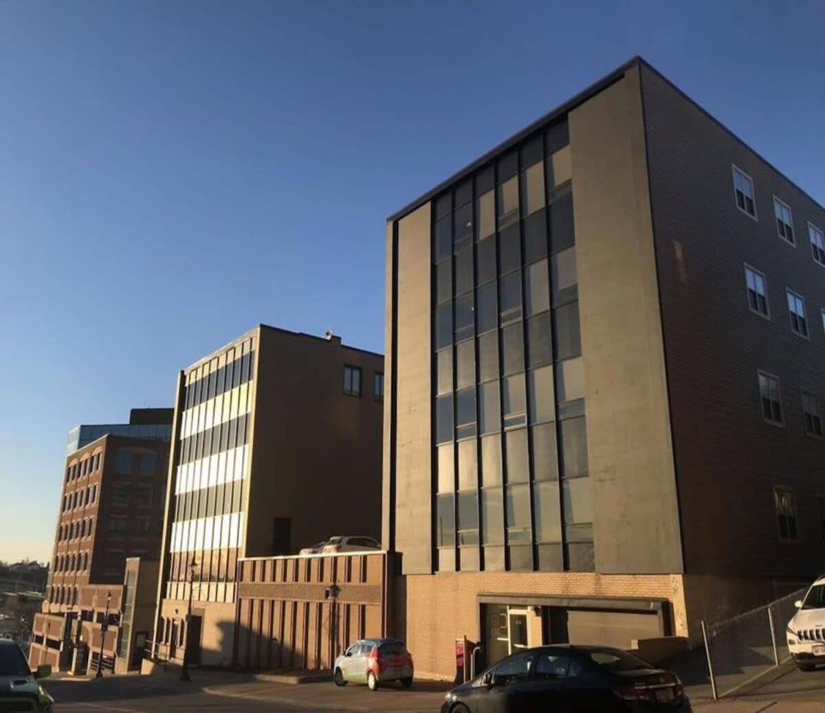 Bright Cozy Condo The Heart Of Uptown 2Bed Coffee & Tea Saint John Exteriör bild